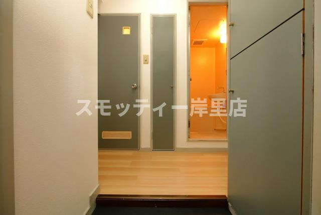 シャトレーヌ北島の玄関