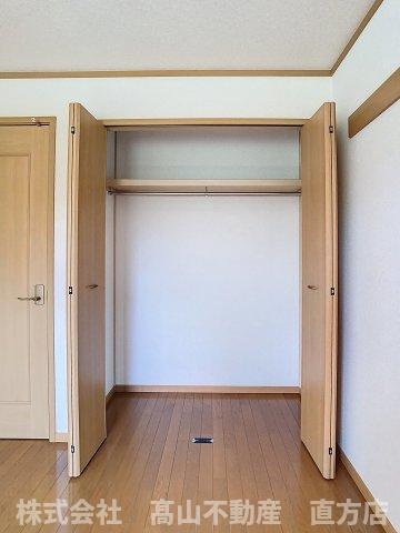 直方市大字頓野のアパートの収納