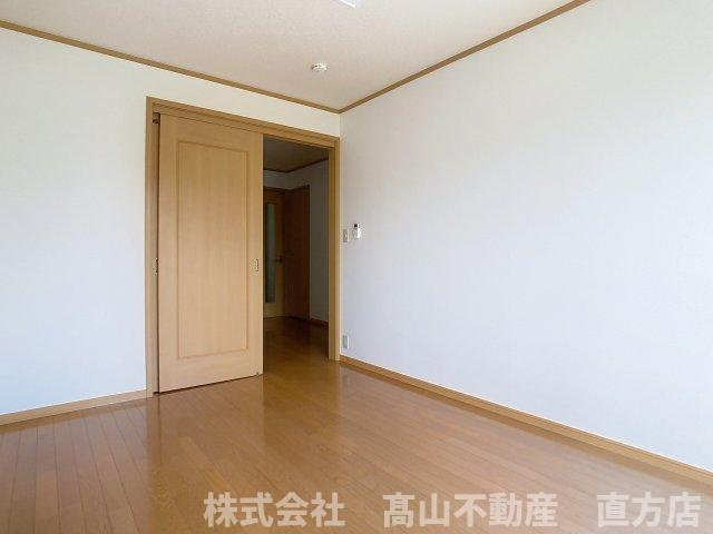 直方市大字頓野のアパートの洋室