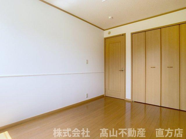 直方市大字頓野のアパートの寝室