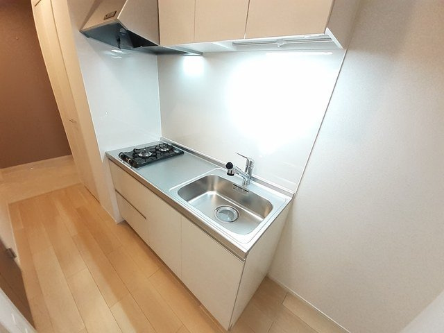 フローラーリアⅢのキッチン|コンパクトなキッチンで掃除もラクラク