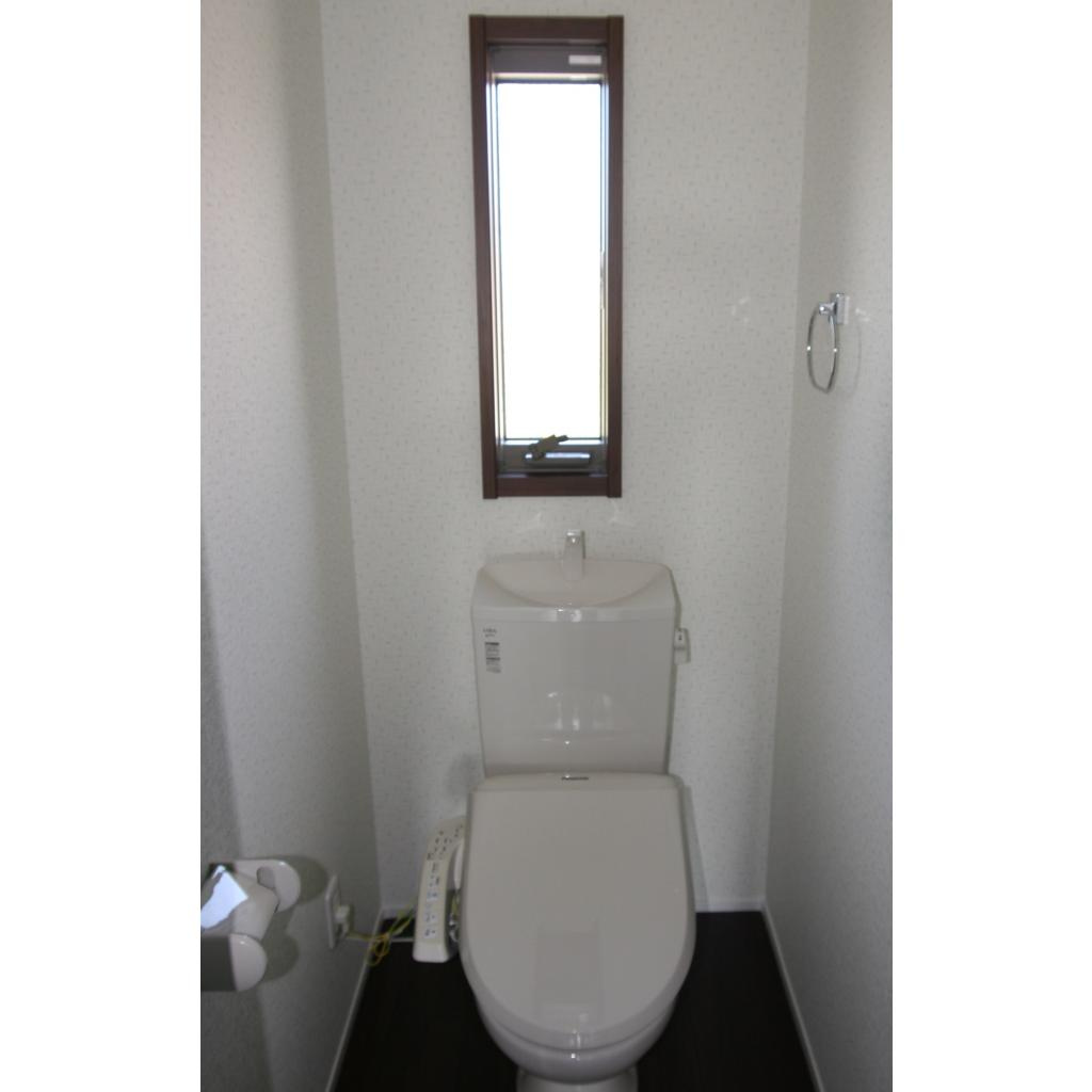 ハナミズキＡのトイレ|落ち着いた色調のトイレです