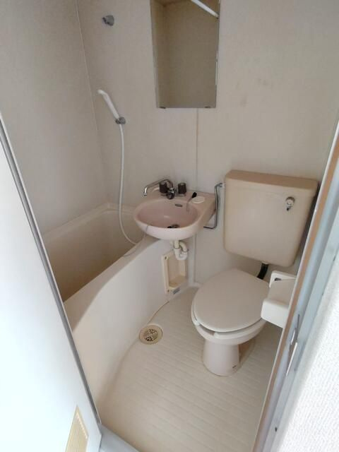 コーポ鳩ヶ谷の浴室