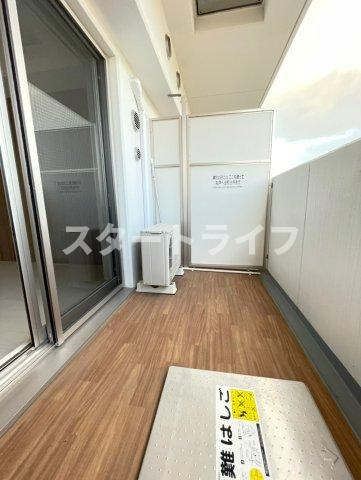 大阪市淀川区東三国１丁目の賃貸マンションのバルコニー
