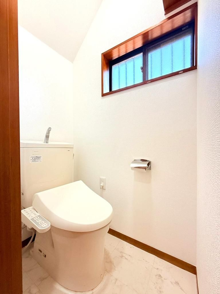 入間市小谷田　中古戸建のトイレ