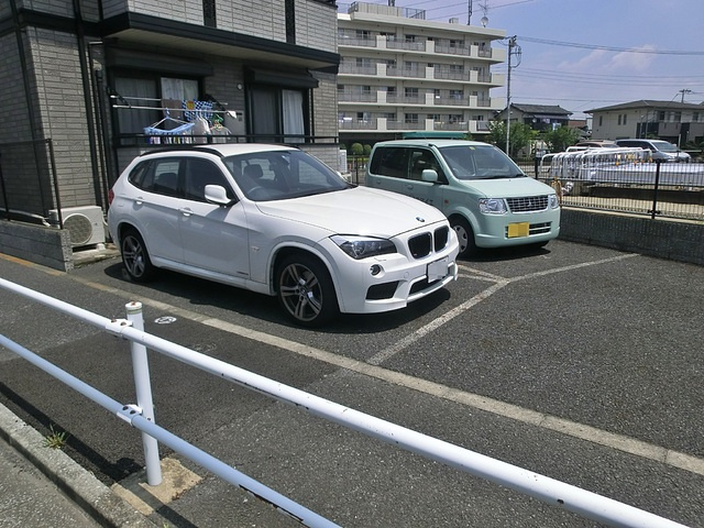 ドルフ・クレセントの駐車場|駐車場有ります♪(要空き確認)