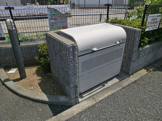 ドルフ・クレセントのその他共用部分|ゴミ置き場あります♪