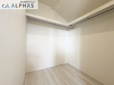 【内観：施工例】 | 明石市魚住町清水　新築戸建 | ■収納力のあるウォークインクローゼットが魅力です♪※同社施工例