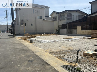 【前面道路含む現地写真】 | 明石市魚住町清水　新築戸建 | ■令和8年10月完成予定♪
■閑静な住宅地で小さなお子様がいるご家族にも安心です♪