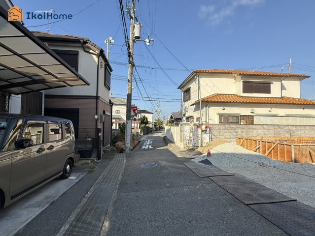 明石市大久保町大窪　新築戸建の前面道路含む現地写真|●資料・カタログのご請求無料●前面道路は南側、幅員4ｍになります。安心して駐車もして頂けます。