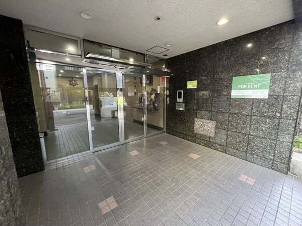 ストークコートのエントランス