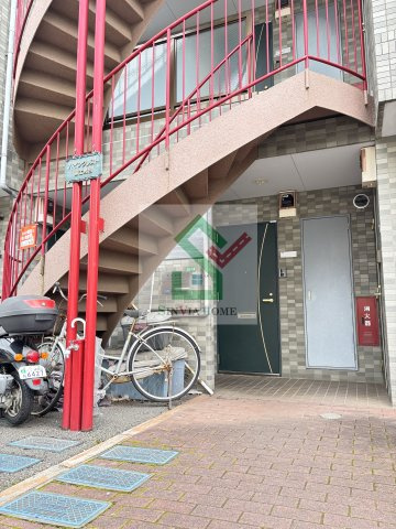 パインクレスト富士見台のエントランス