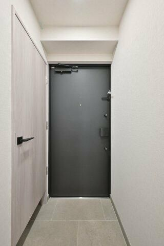 リビオメゾン西麻布の玄関