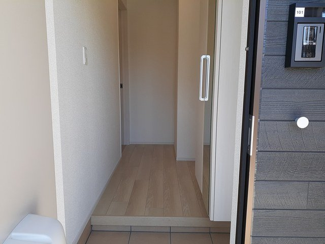 リサイア　Ａの玄関