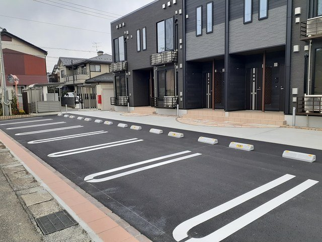 リサイア　Ａの駐車場