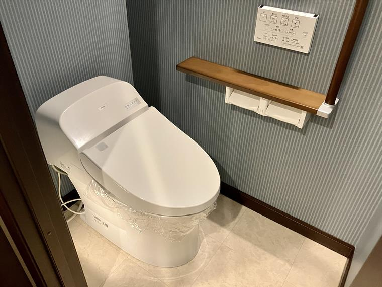 桜丘戸建のトイレ|ゆったりとした空間のトイレです
