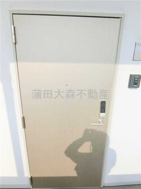HY's flat 糀谷の玄関