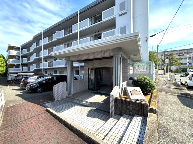 エトワール尾谷のエントランス