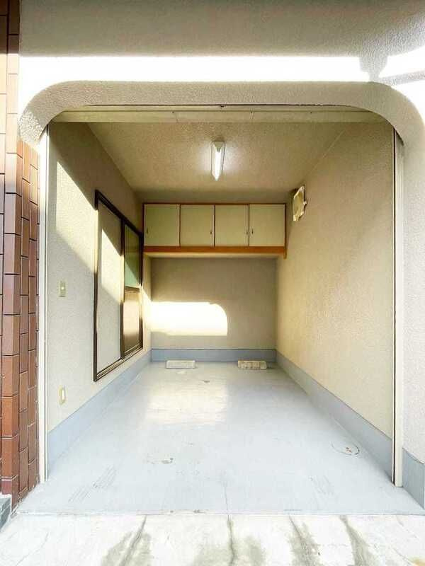 茨木市庄１丁目戸建の駐車場