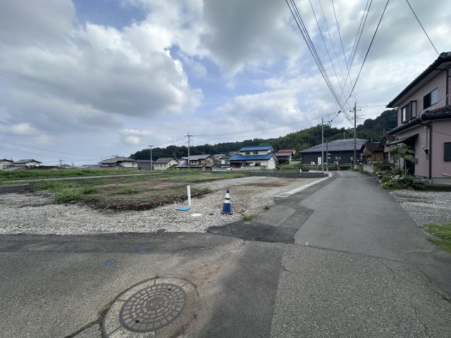 新築　高崎市乗附町第２　Livele Garden.S　4号棟の前面道路含む現地写真|　西側接道幅員約4ｍ　北西側接道幅員約3ｍ