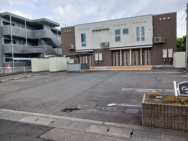 クオーレの駐車場