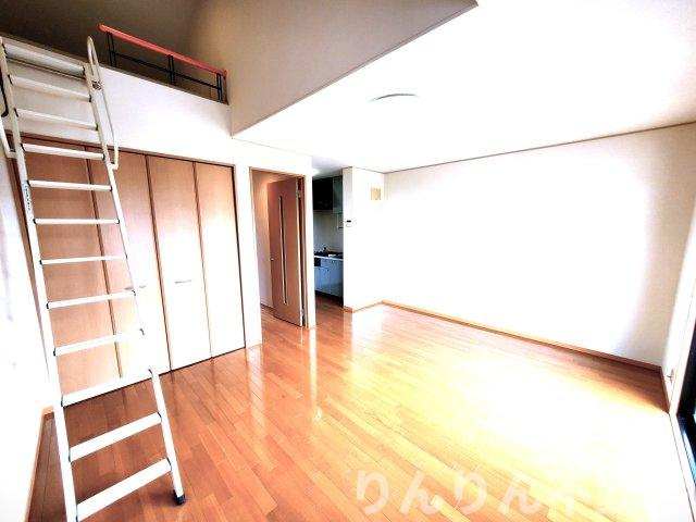 【洋室】 | ゆとりあ壱番館 | 使い勝手のいい洋室です