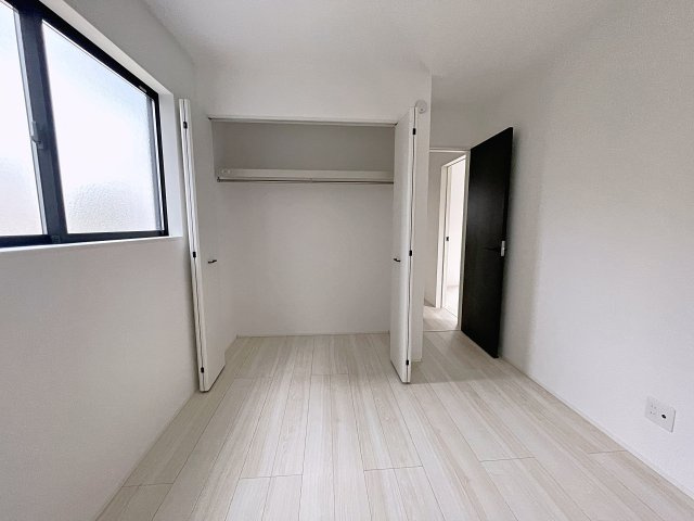 新築戸建・新築建売　郡山市富田町字下西田　富田西小・第六中の洋室|シンプルなので様々なテイストのインテリアも合いそうですね！