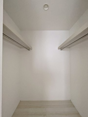 新築戸建・新築建売　郡山市富田町字下西田　富田西小・第六中の収納|WICはハンガーパイプがついているので衣類がきれいに整理整頓できます！