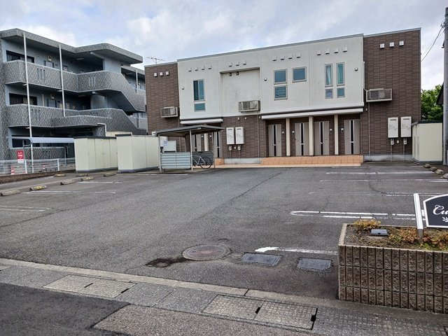 クオーレの駐車場