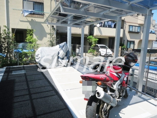 グランコール志茂の駐車場|バイク置場敷地内にあります☆