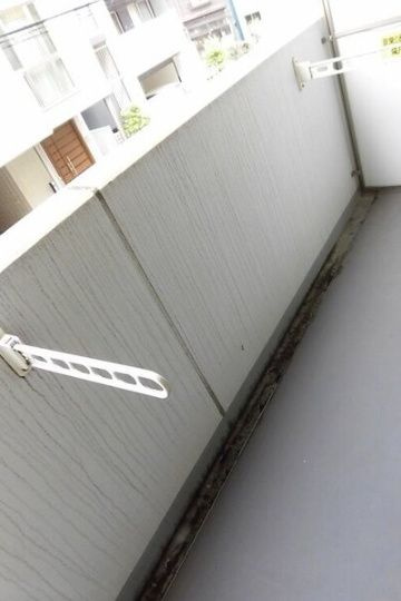 クイーンズレゾン新御徒町のバルコニー