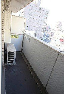クイーンズレゾン新御徒町のバルコニー