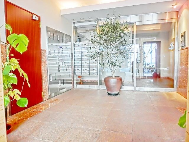 クイーンズレゾン新御徒町のロビー