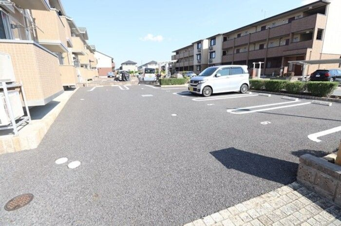 ゼピュロス学園の森　Sの駐車場