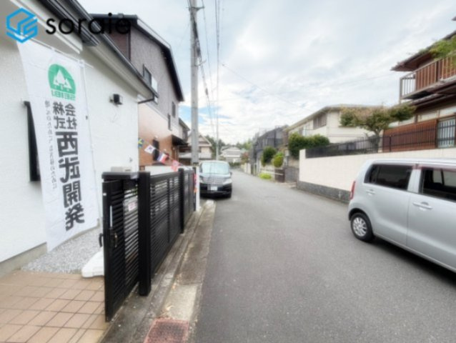 入間市新久　中古戸建の玄関
