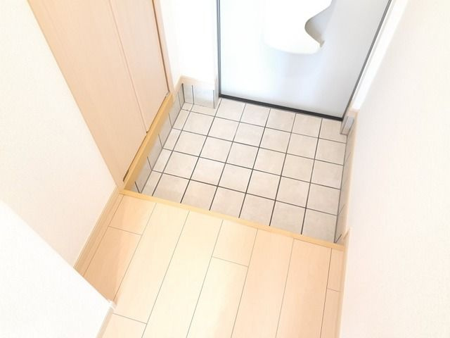 プレジェーネ　一津屋の玄関|ゆったりとした玄関です