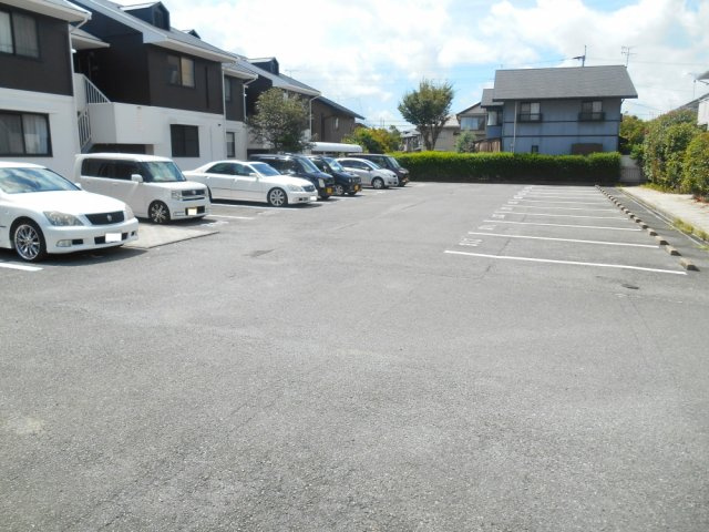 グリーンタウン津留崎【10,000円キャッシュバック対象物件】の駐車場|駐車場です