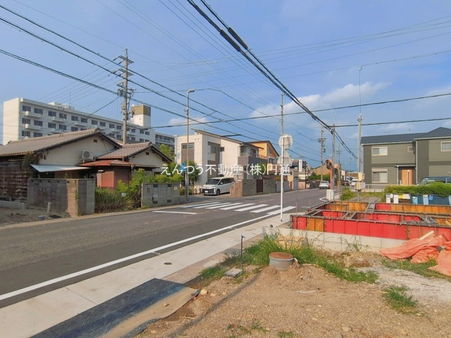 ファーストタウン第4北区東味鋺の前面道路含む現地写真