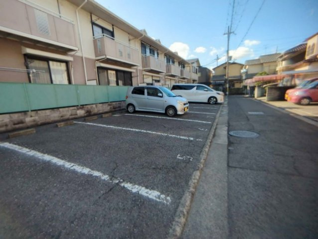 セジュール正木の駐車場|車をお持ちの方に嬉しい駐車場付きの物件です