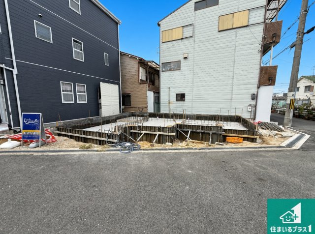 和泉市富秋町　第3期　新築一戸建ての外観|現在建築中！落ち着いた街並みで新生活を始めることが出来そう！周辺の物件も併せてご紹介させて頂きます！