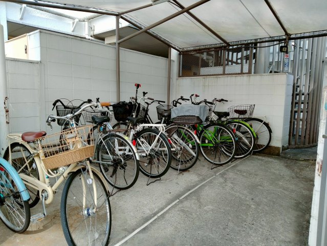 パレスハイツ京橋の駐輪場