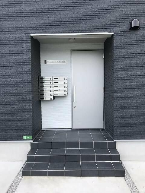 カインドネス練馬春日町の玄関