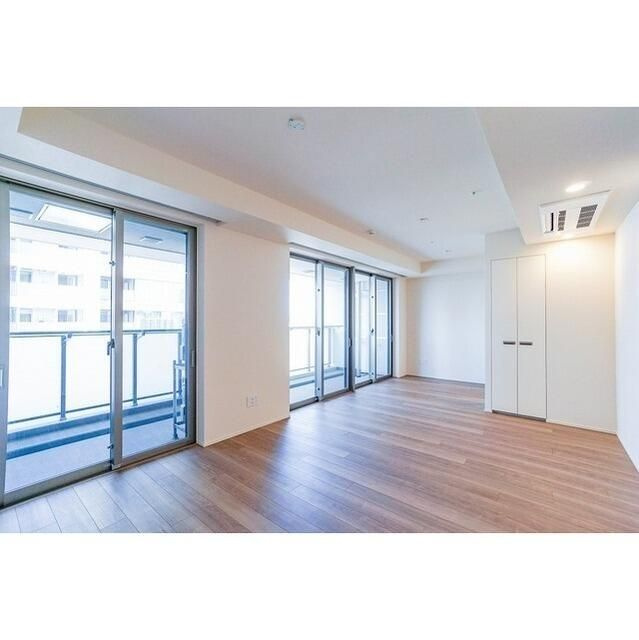 白金ザ・スカイ　Ｅａｓｔの居間・リビング