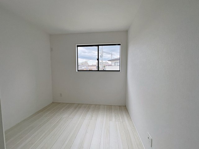 新築戸建・新築建売　郡山市富田町字下西田　富田西小・第六中の洋室|5.2帖の洋室はコンパクトなので空調効率が高く過ごしやすいプライベートルーム！