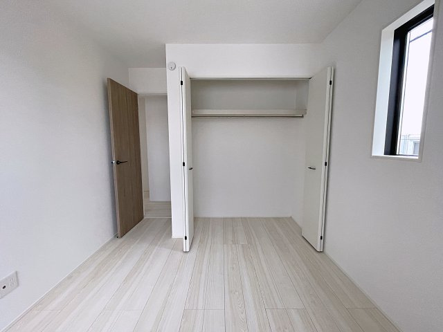新築戸建・新築建売　郡山市富田町字下西田　富田西小・第六中の洋室|全居室収納完備！収納が多いとお部屋もスッキリ！お荷物が多くても安心です！