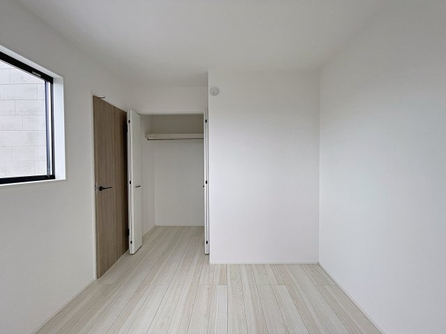 新築戸建・新築建売　郡山市富田町字下西田　富田西小・第六中の洋室|シンプルなので様々なテイストのインテリアも合いそうですね！
