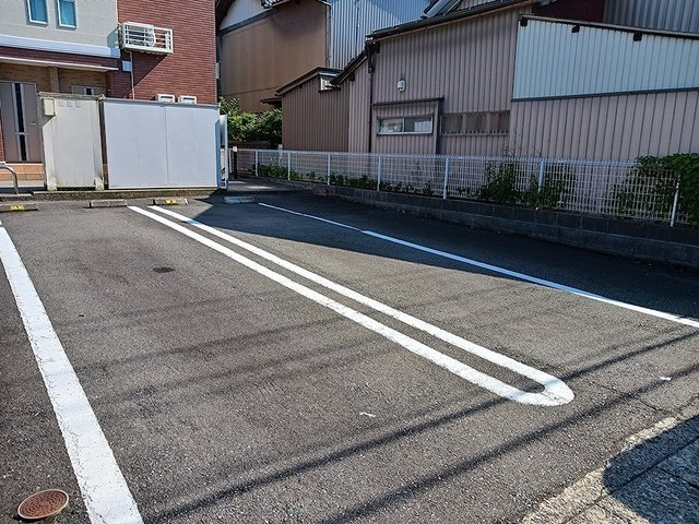 ライム　ブライト　Ｃの駐車場