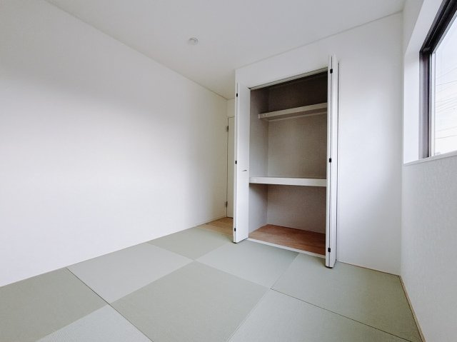 【新築戸建】本庄市児玉町金屋第7の和室|■1階和室（2号棟）｜和室でしか味わえない畳ならではの香りや素材で和のやすらぎを感じてください♪休日はお子様とお昼寝するのにも最適です！