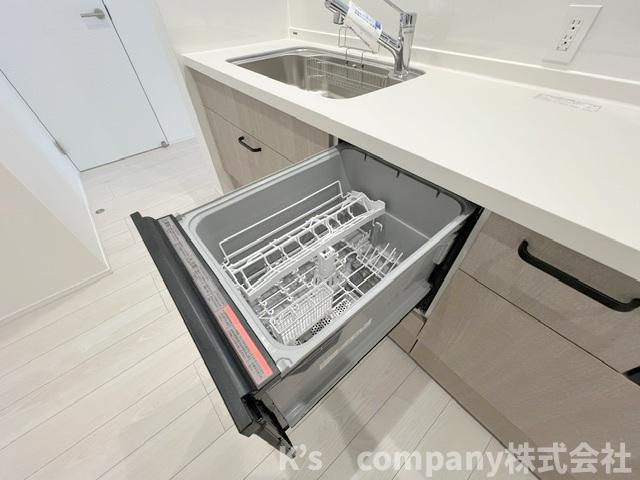 ◎茅ヶ崎市十間坂2丁目　新築戸建　2号棟のキッチン|家事の負担を軽減してくれる食器洗い乾燥機☆