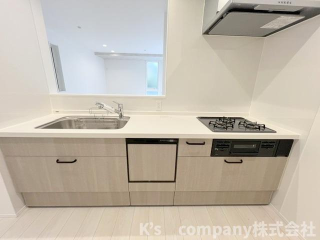 ◎茅ヶ崎市十間坂2丁目　新築戸建　2号棟のキッチン|優しい色合いのシステムキッチン☆